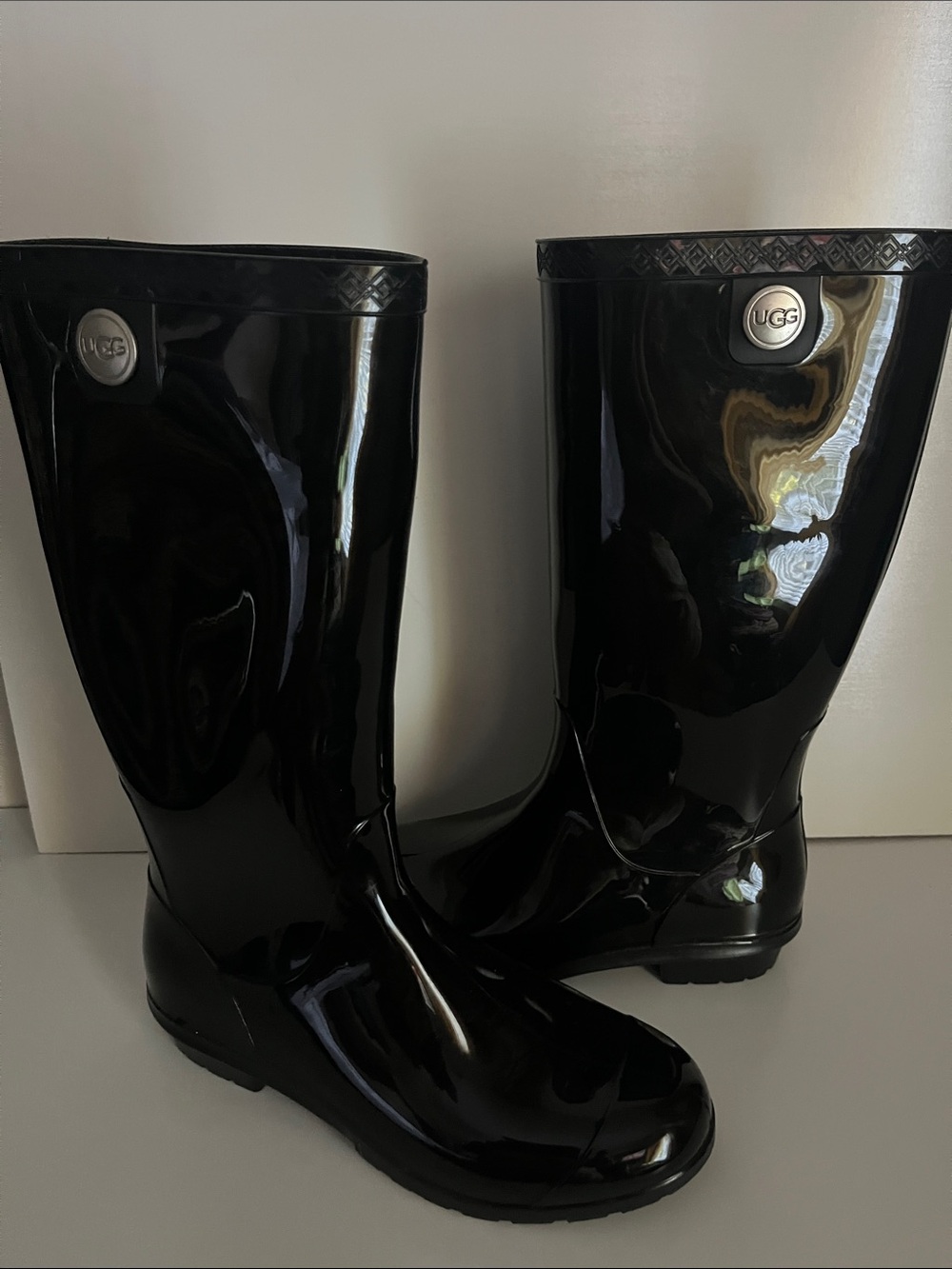 UGG Women's Glossy Black Tall Rain Boots In A Size 8
